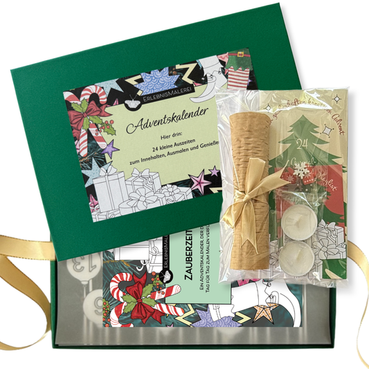Adventskalender geöffnet mit Ausmalkarten, Teelichtern, Holzhalter, Streudeko und Playlist.  Eine kreative Geschenkidee für die Adventszeit.