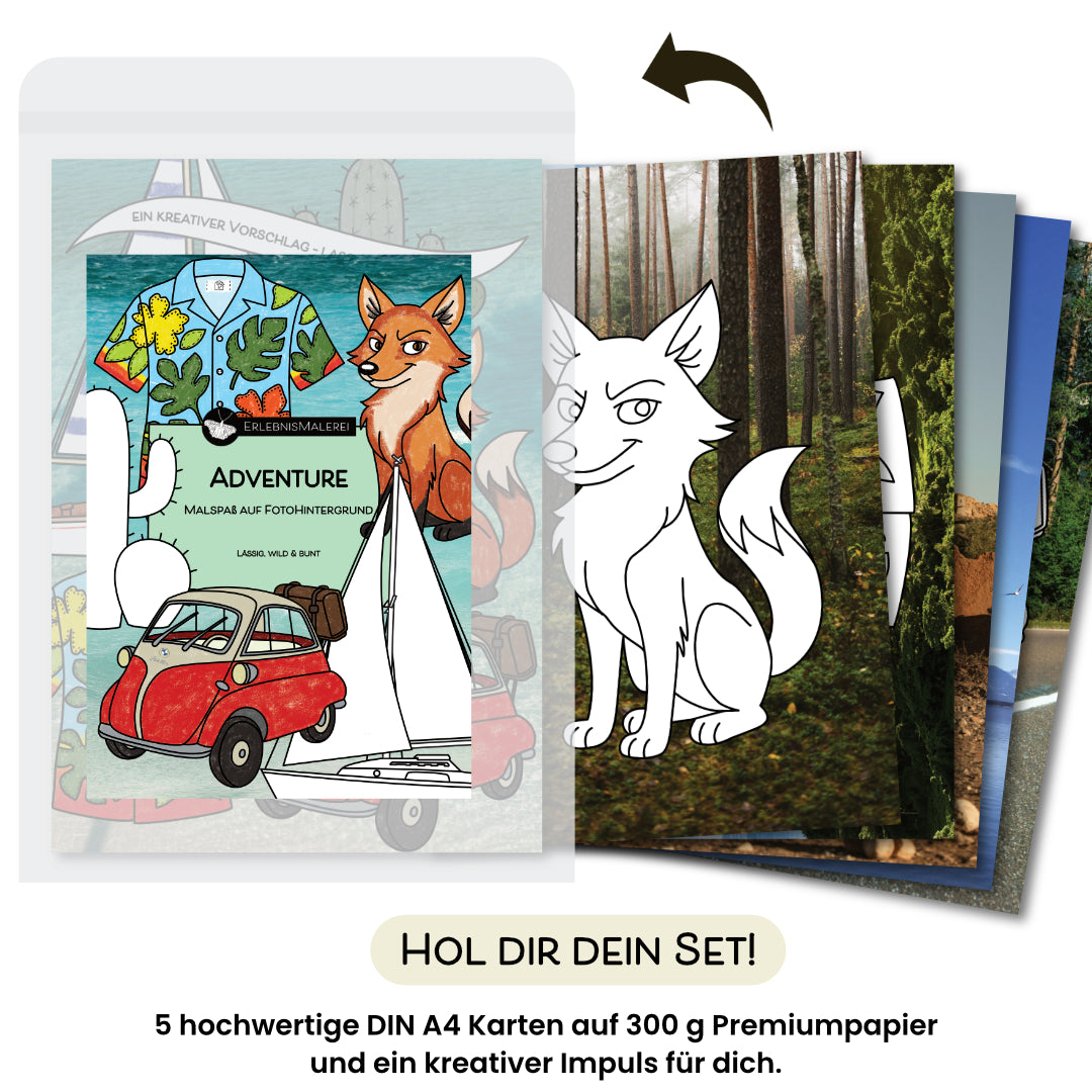 Ein Produktfoto zeigt das Malkarten Set „Adventure“ von ErlebnisMalerei. Ein kreatives Malbuch auf Einzelkarten. Auf der Vorderseite liegt die Titelkarte mit einem Fuchs, einem bunten Hawaiihemd, einem roten Auto und einem Segelboot. Dahinter fächern sich mehrere DIN A4 Malkarten auf, jede mit Fotohintergrund und schwarzweißen Ausmalmotiven. Unten steht „Hol dir dein Set!“ sowie der Hinweis „5 hochwertige DIN A4 Karten auf 300 g Premiumpapier und ein kreativer Impuls für dich.