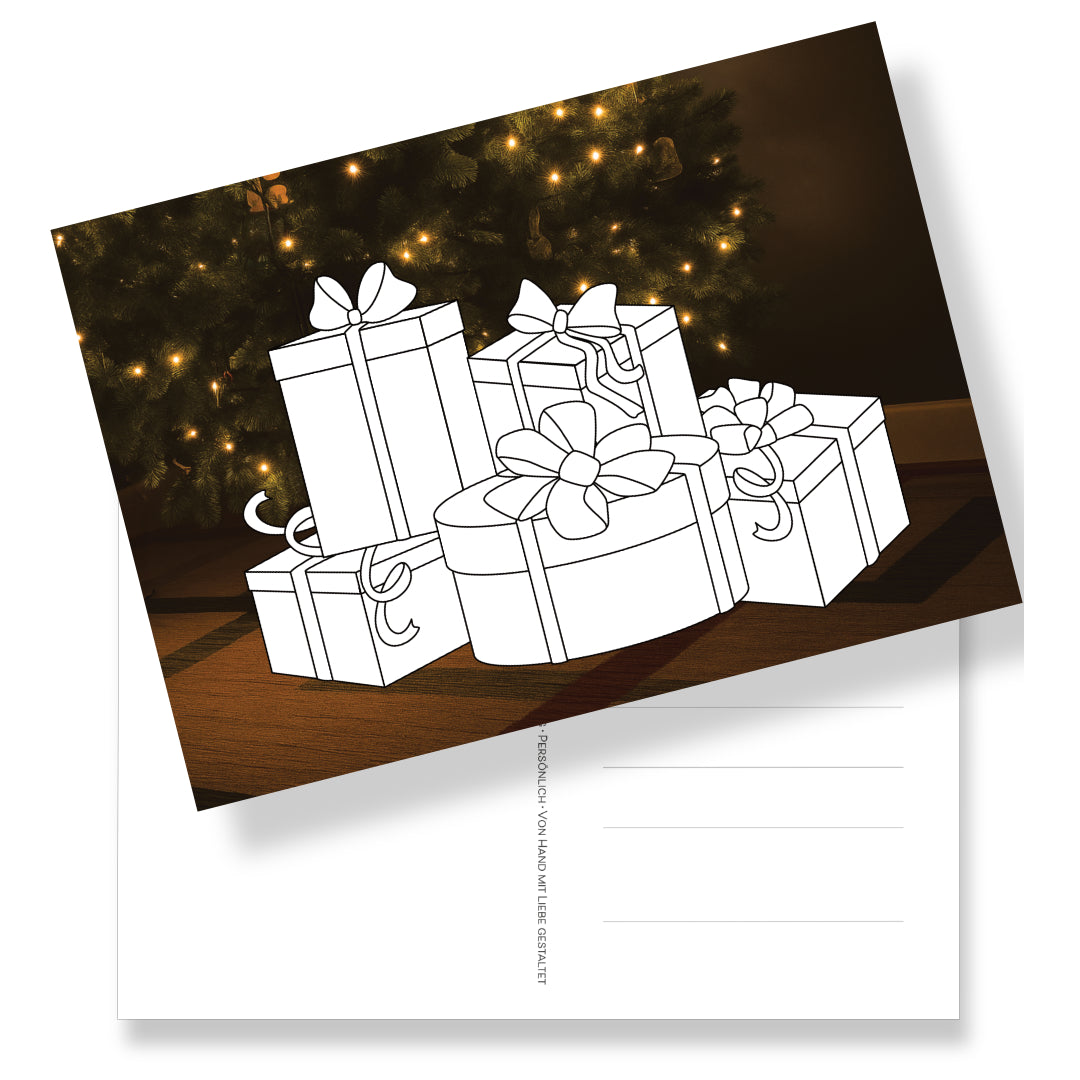 Postkarte in DIN A5 Format mit Ausmalmotiv "Geschenkpakete" auf weihnachtlichen Fotohintergrund. Postkarten zum Verschenken mit einer sehr persönlichen Note.