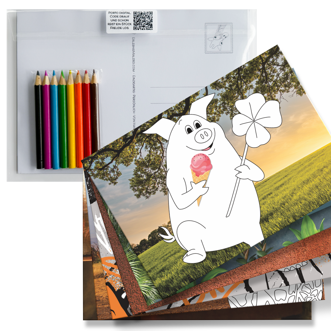 Postkarten-Set "Smile" (6 Stück) mit Buntstiften zum Ausmalen auf Fotohintergrund. Das Set ist gefächert dargestellt und obenauf liegt eine Postkarte mit dem Ausmalbild eines niedlichen Schweinchen mit Kleeblatt und Eis auf einem Fotohintergrund in einer natürlichen Landschaft. Dahinter sieht man die Rückseite der Postkarte mit den 8 Buntstiften. 