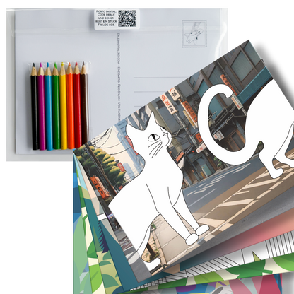 Postkarten-Set "Color Pop" (6 Stück) mit 8 Buntstiften. Gezeigt wird das Set gefächert. Obenauf liegt ein Ausmalkarte mit dem Ausmalbild von 2 Katzen auf einem Fotohintergrund mit einer Großstadt. Im Hintergrund wird die Rückseite der Postkarte gezeigt und die 8 Buntstifte in den Farben schwarz, lila, blau, grün, gelb, orange, rot und braun. 